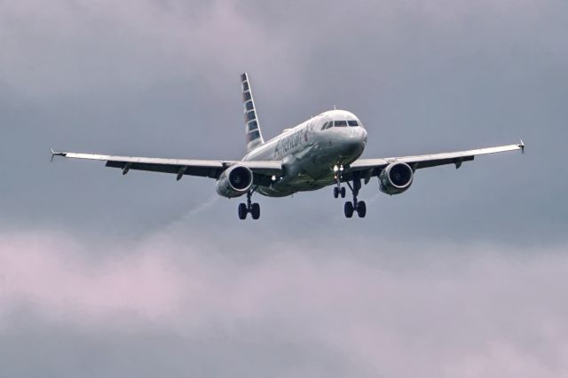 Airbus A320 (N664AW)