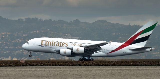 Airbus A380-800 (A6-EUS)