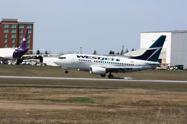 BOEING 737-600 (C-GBWS)