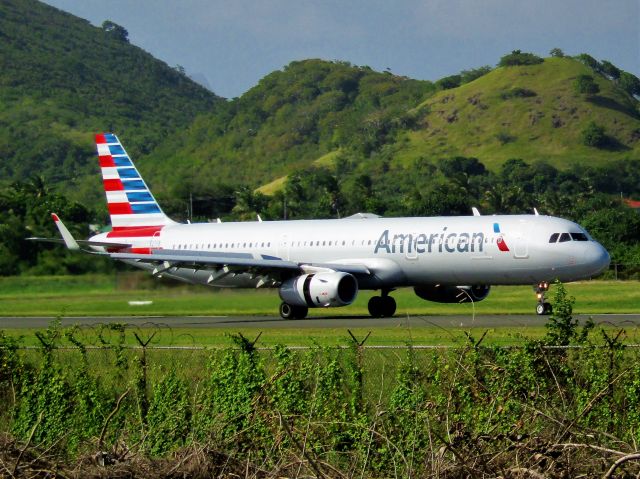Airbus A321 (N933AM)