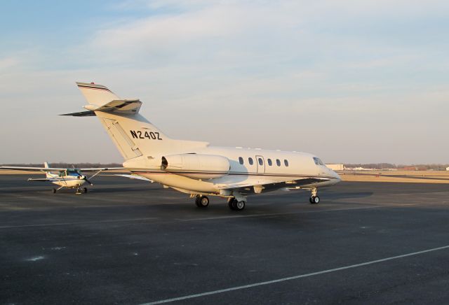 Hawker 800 (N240Z) - Leaving the ramp of CFM, Corporate Flight Management.   www.flycfm.com