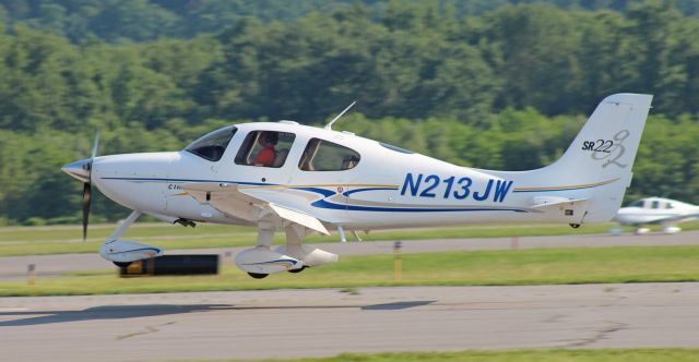 Cirrus SR-22 (N213JW)