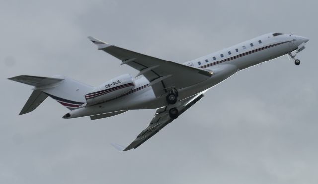 Bombardier Global Express (CS-GLE) - On dep RW31