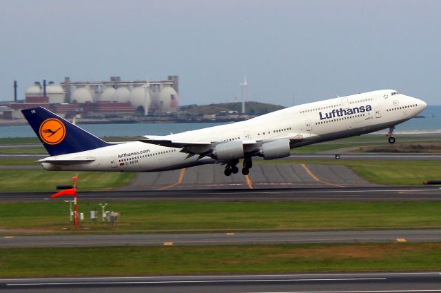 BOEING 747-8 (D-ABYK) - LH 423 departing back to Frankfurt on 22L