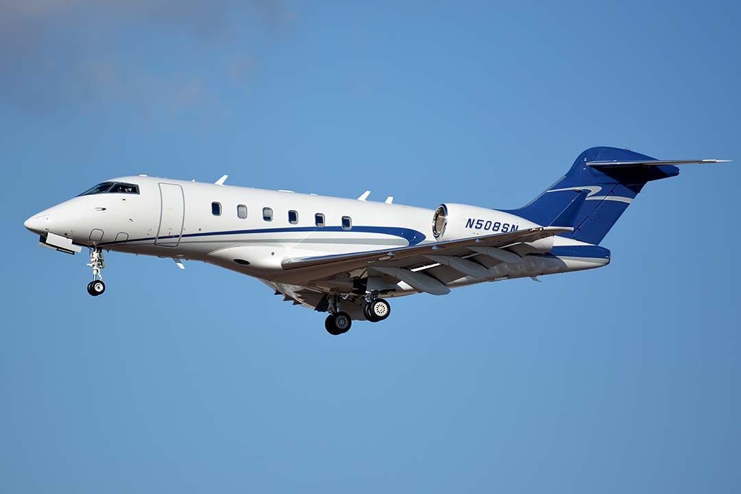Bombardier Challenger 300 (N508SN) - Bombardier BD-100-1A10 N508SN at Phoenix Sky Harbor on January 9, 2016. Itwas built in 2009. Its construction number is 20269. 