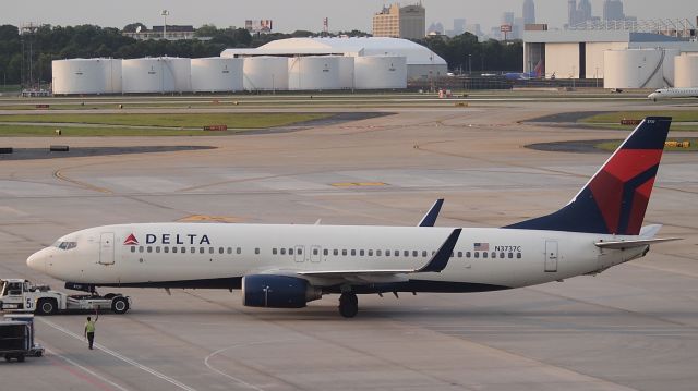 Boeing 737-800 (N3737C)