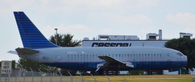 Boeing 737-200 (N993UA)