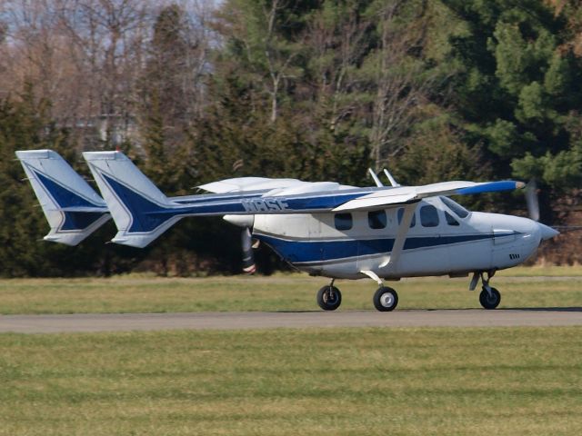 Cessna T337G Pressurized Skymaster (N8SE) - Uncommon push/pull prop plane at K1B1 Thanksgiving Day 11/23/2017 