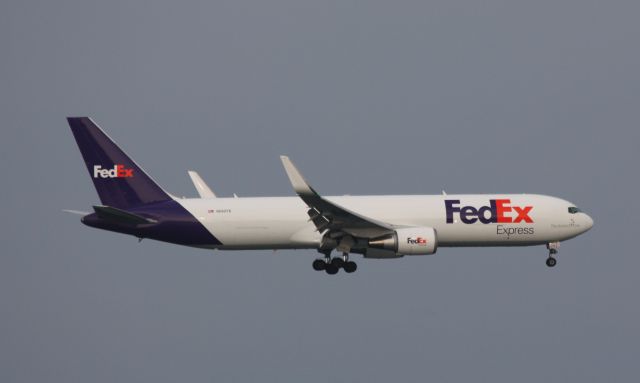 BOEING 767-300 (N68078)