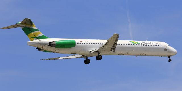 McDonnell Douglas MD-82 (YV-2945)