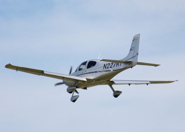 Cirrus SR-22 (N227RT) - At Shreveport Regional.