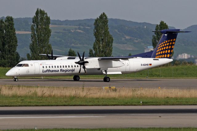 de Havilland Dash 8-400 (D-ADHB) - "Lufthansa Regional" livery