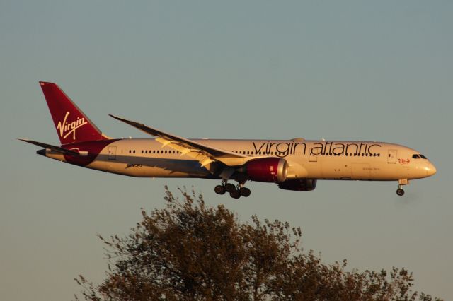 Boeing 787-9 Dreamliner (G-VCRU)