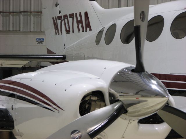 Cessna 421 (N707HA)