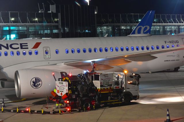 Airbus A220-300 (F-HZUD) - Air France Airbus A220-300 F-HZUD in Madrid 
