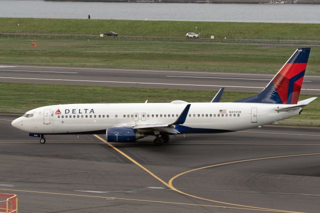 Boeing 737-800 (N3745B) - 7th November, 2023: Taxiing to the gate after landing on runway 28R at Portland International Airport. 