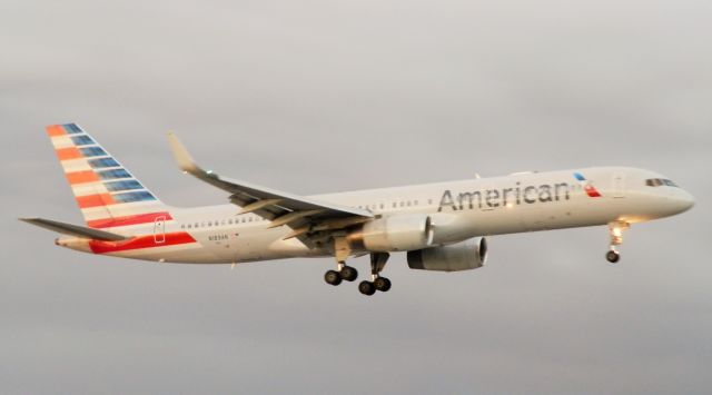 Boeing 757-200 (N189AN)