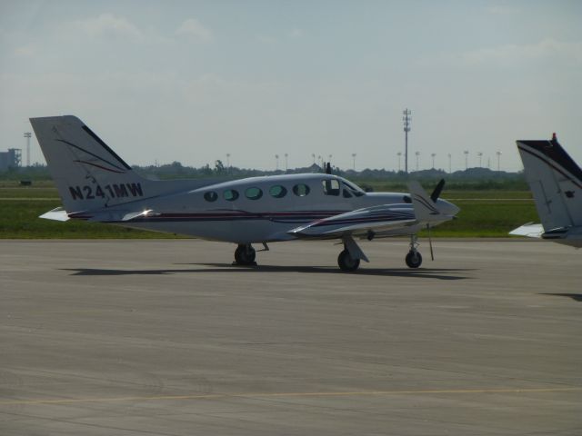 Cessna 421 (N241MW)