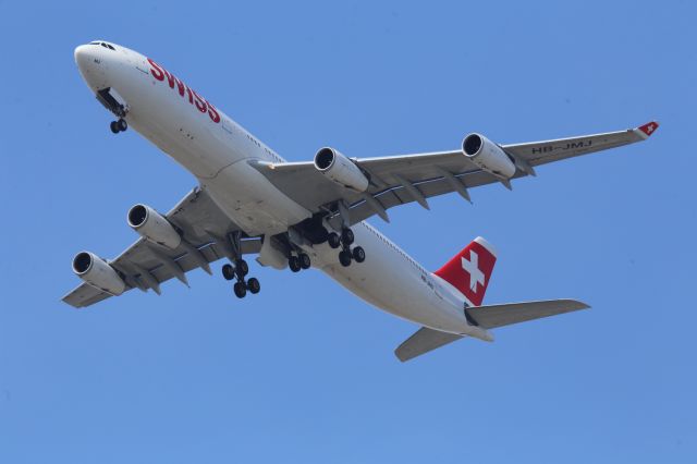 Airbus A340-300 (HB-JMJ)