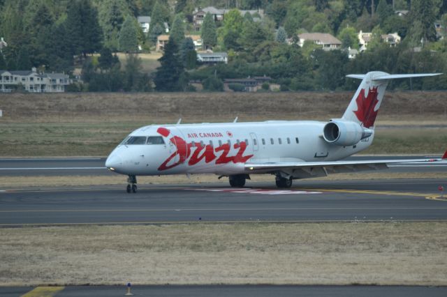 Canadair Regional Jet CRJ-200 (C-GJZJ) - Air Canada arriving PDX