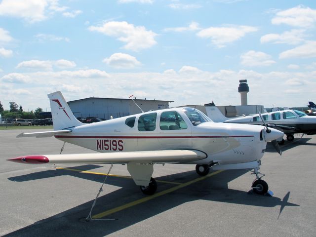 Beechcraft Bonanza (33) (N1519S) - Very, very nice!