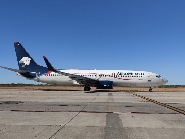 Boeing 737-800 (XA-AMC)