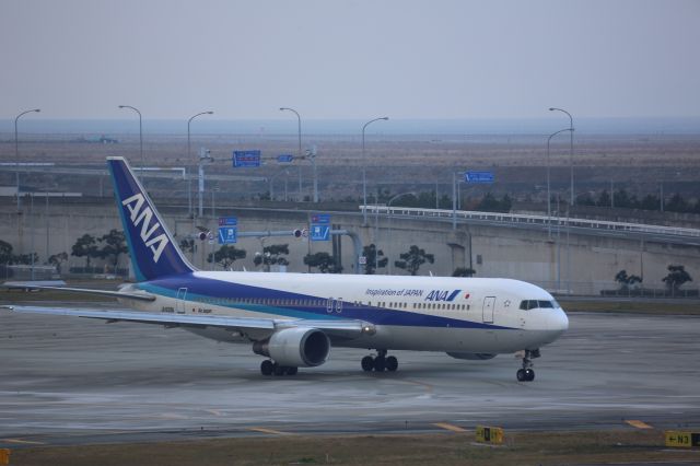 BOEING 767-300 (JA608A)