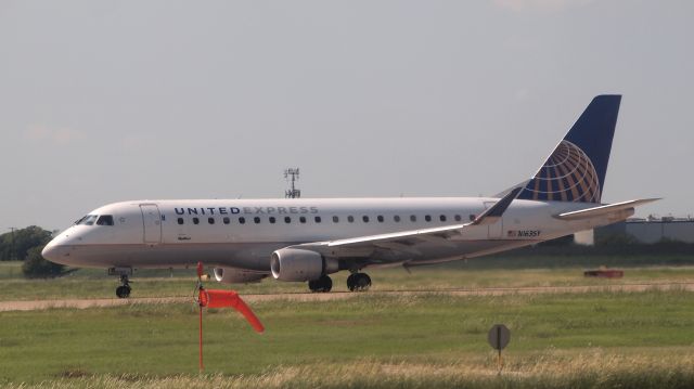 Embraer 175 (N163SY)