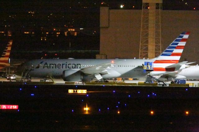 Boeing 787-8 —