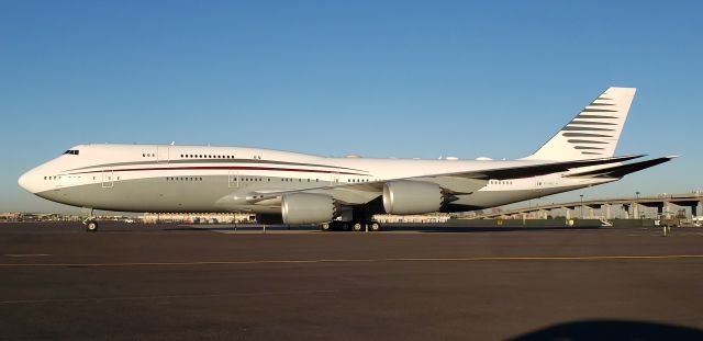 BOEING 747-8 (A7-HBJ)