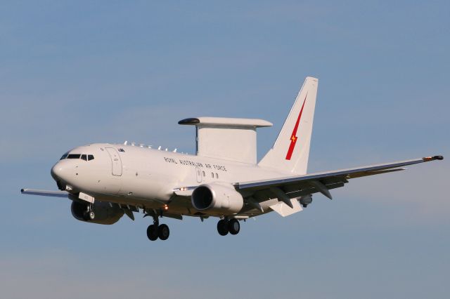 Boeing 737-700 — - Photo by Paul Braymen.