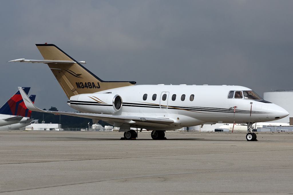 Hawker 800 (N348AJ)