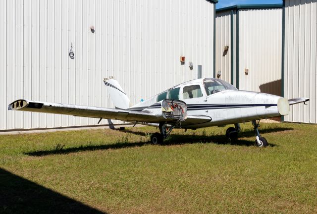 Beechcraft Duchess (N3872M)