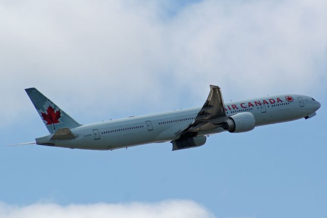 BOEING 777-300ER (C-FIVR)