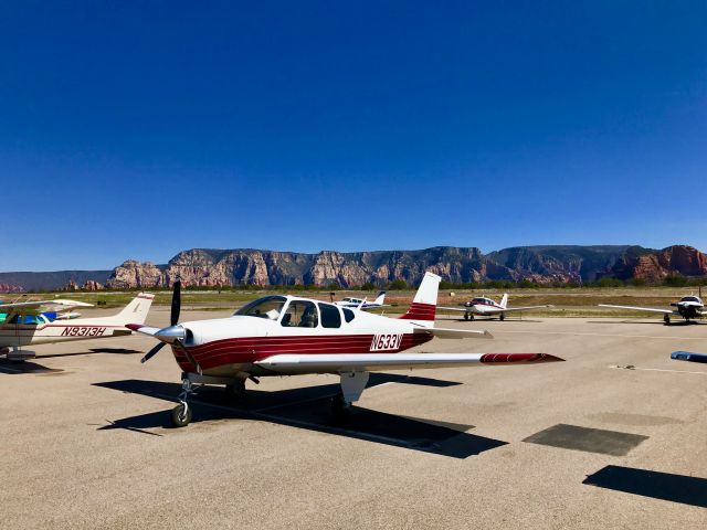 Beechcraft Bonanza (33) (N633V)