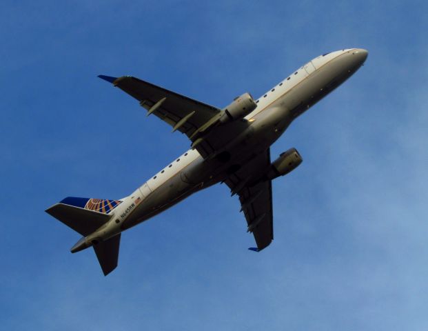 Embraer 175 (N741YX)