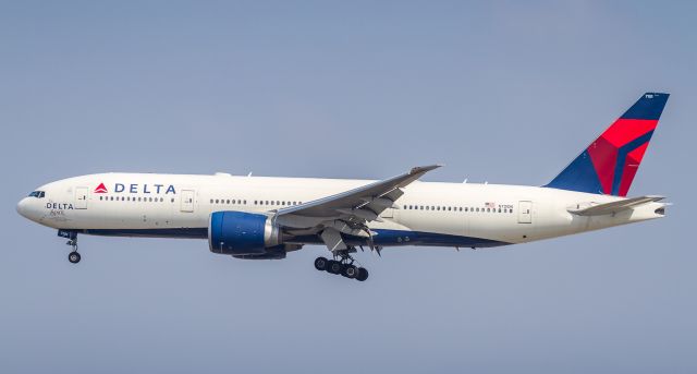 Boeing 777-200 (N701DN) - DAL284 arrives from Narita