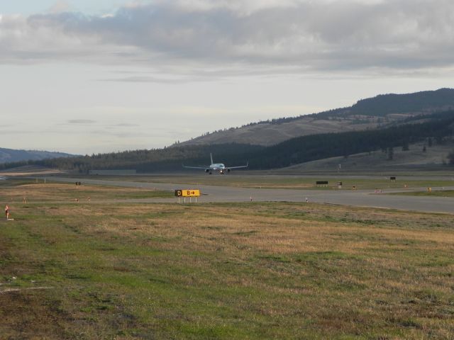 Boeing 757-200 (TF-LLX)