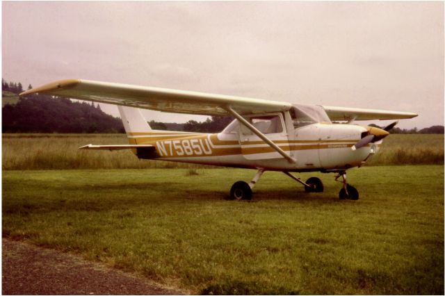 Cessna Commuter (N7585U) - Propst Airfield - Albany, Oregon 1980