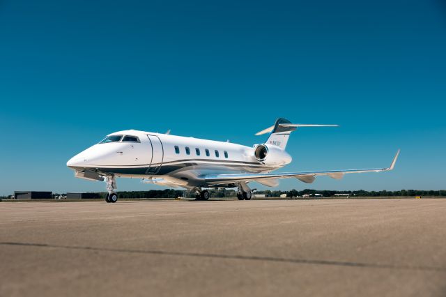 Bombardier Challenger 300 (N41DP)