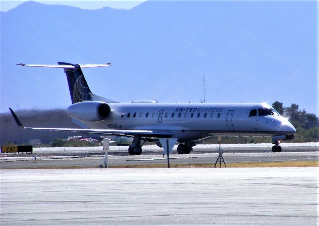 Embraer ERJ-145 (N11107)