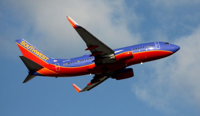 Boeing 737-700 (N293WN) - Departing 12L, 11-11-2014