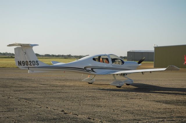 Diamond DA-20 (N902DS)