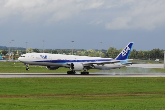 Boeing 777-200 (JA779A)