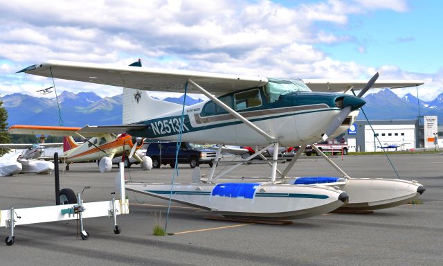 Cessna Skywagon 180 (N2513K) - Cessna 180K Skywagon N2513K in Anchorage Lake Hood Seaplane Base