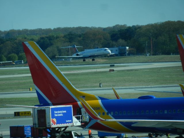 McDonnell Douglas MD-90 (N922DX) - N922DX, A Delta McDonnell Douglas MD-90-30, Lands At KBWI After Flying From Atlanta