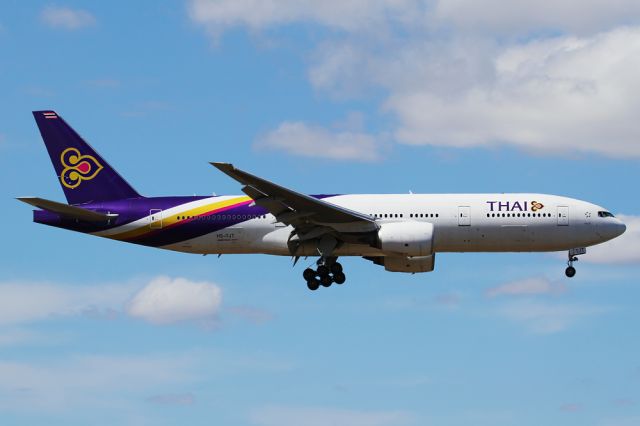 Boeing 777 (HS-TJT)