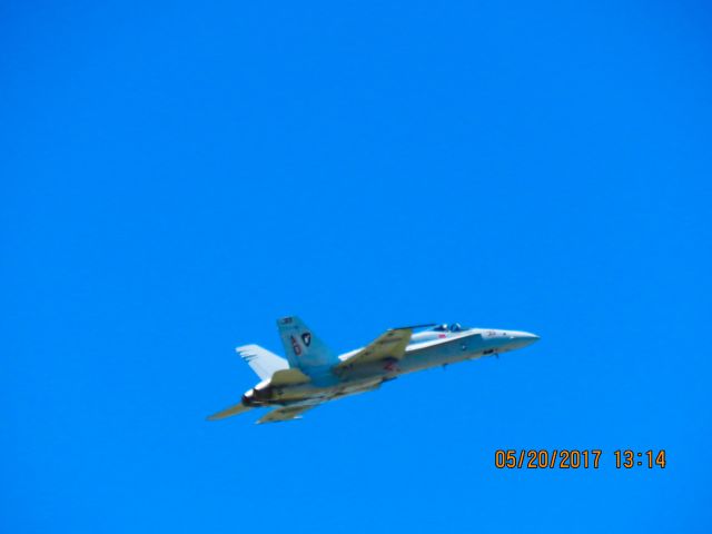 McDonnell Douglas FA-18 Hornet (76-3761)