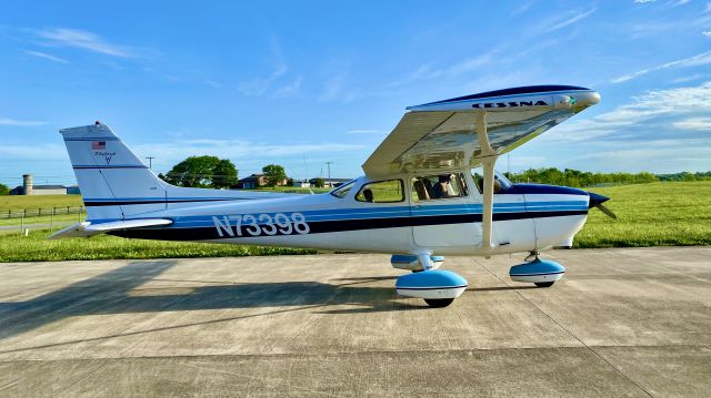 Cessna Skyhawk (N73398)