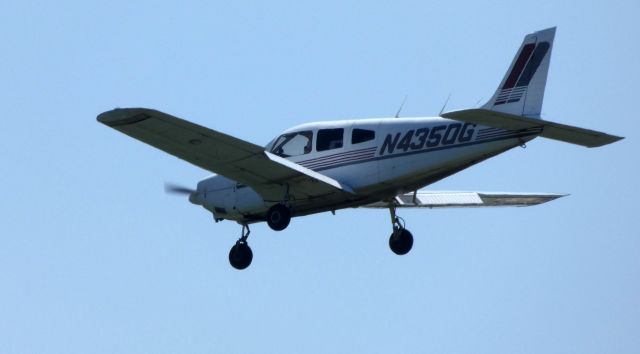 Piper Cherokee (N4350G) - On final is this 1984 Piper Cherokee PA-28-181 in the Spring of 2019.